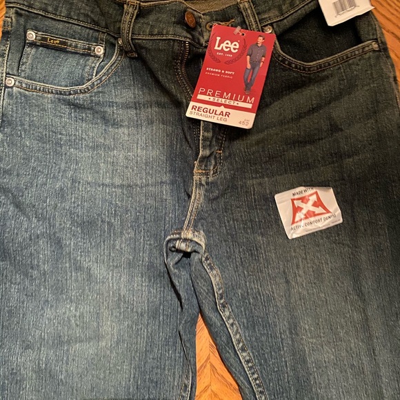 Men's New Jeans - Picture 2 of 4